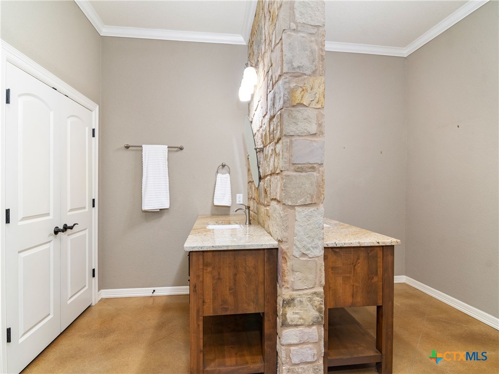 22 Hunters Chase, Unit CHASE New Braunfels, TX 78132 - Photo 31 of 48