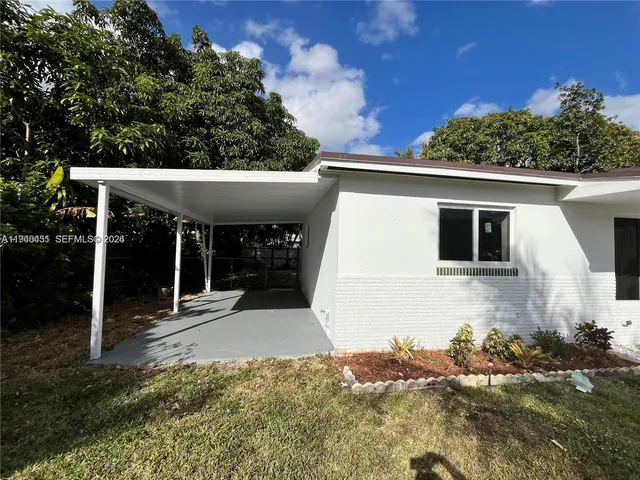a view of a house with a outdoor space