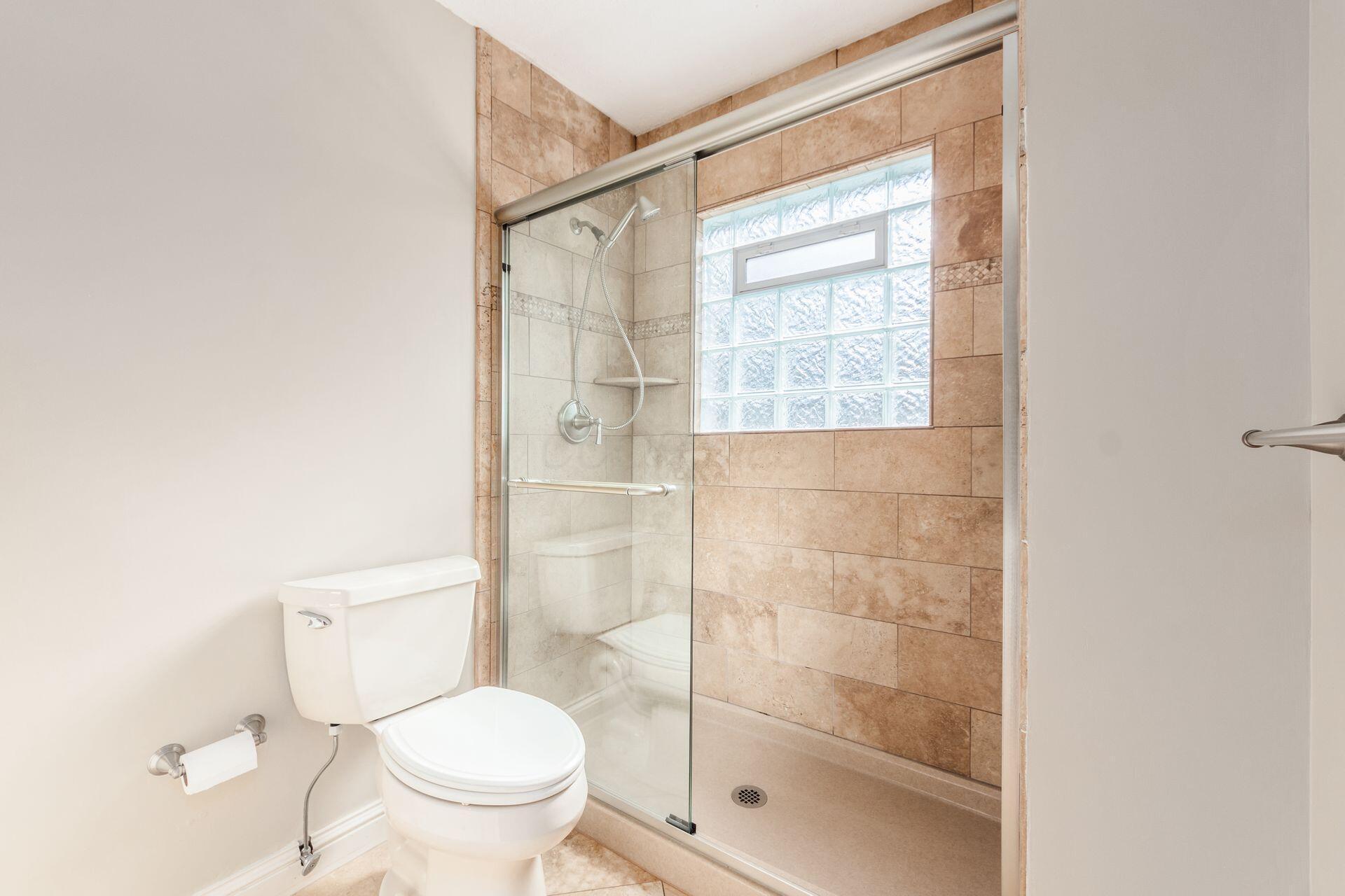 481 Chatham Road Columbus, OH 43214 - Photo 16 of 44 Full Bath