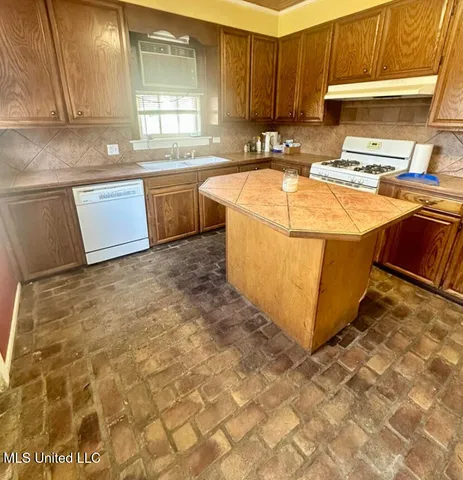 $99,000 | 711 Bell Avenue, Greenwood, MS 38930