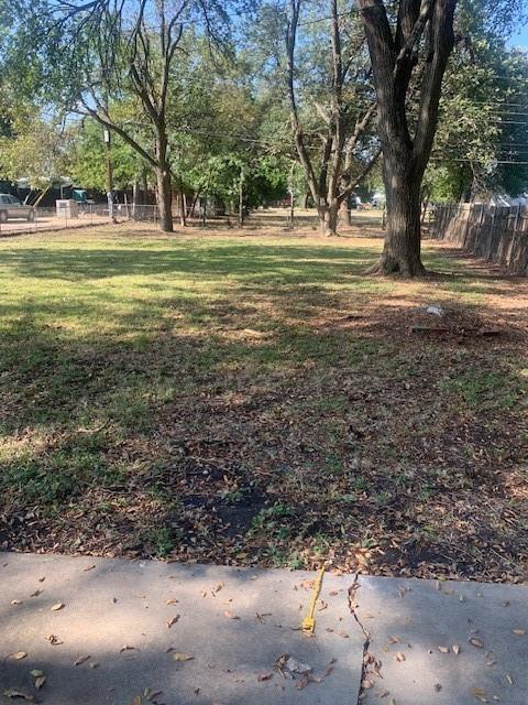 3912 North 22nd Street Waco, TX 76708 - Photo 3 of 12