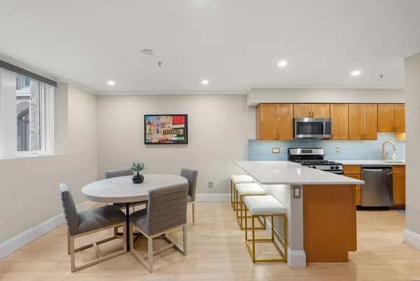$989,000 | 45 West Broadway, Unit 111, Boston, MA 02127