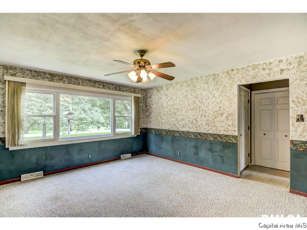 3767 Brickler Road Springfield, IL 62707 - Photo 3 of 36