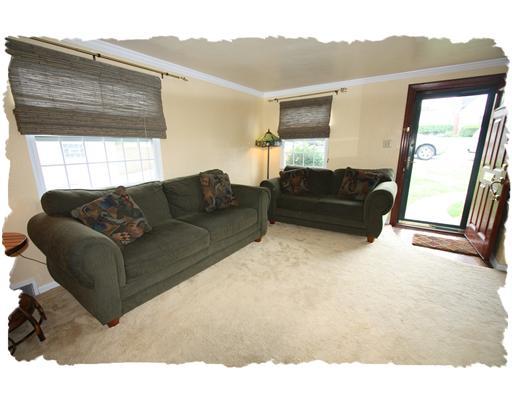 628 Greenlee Road Whitehall, PA 15227 - Photo 2 of 11 Living Room.