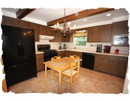 628 Greenlee Road Whitehall, PA 15227 - Photo 3 of 11 Kitchen.