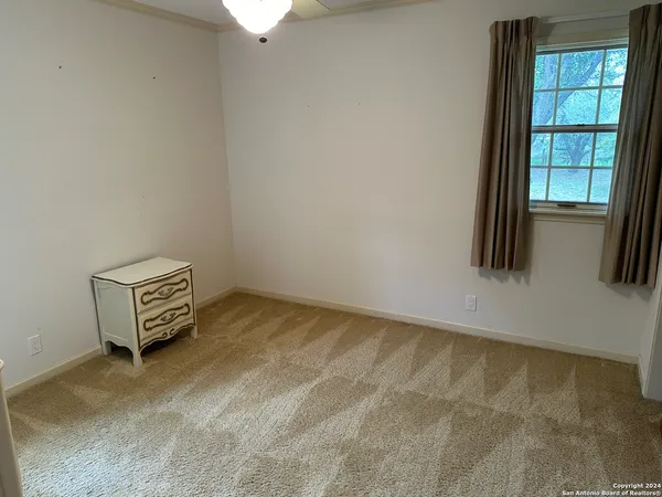 $2,200 | 135 County Road 130, Floresville, TX 78114