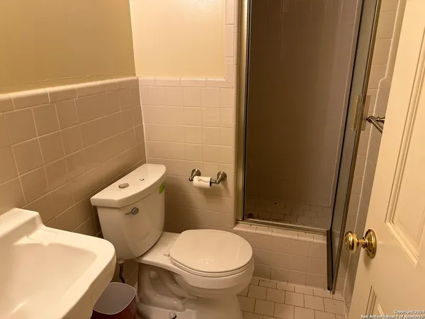 $2,200 | 135 County Road 130, Floresville, TX 78114