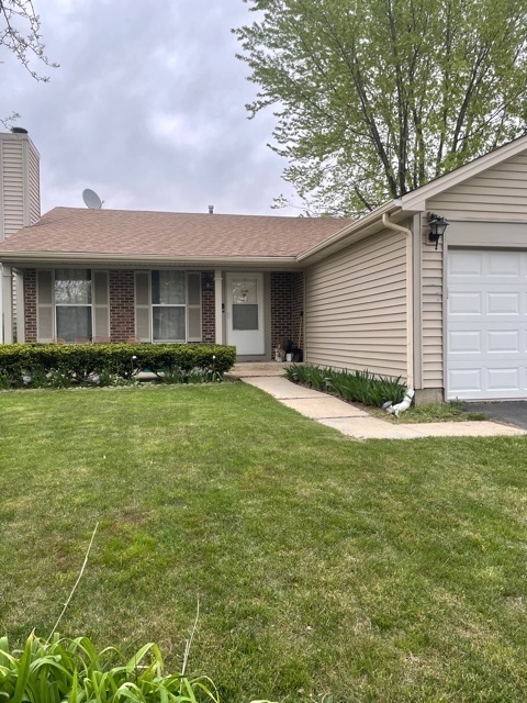 351 Juniper Court Carol Stream, IL 60188 - Photo 2 of 32