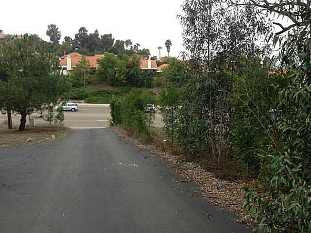 12644 Stone Canyon Road Poway, CA 92064 - Photo 5 of 6 Driveway