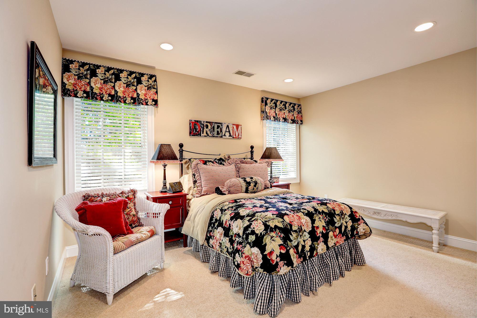 9316 Glen Road Potomac, MD 20854 - Photo 16 of 27 Gallery Image 16