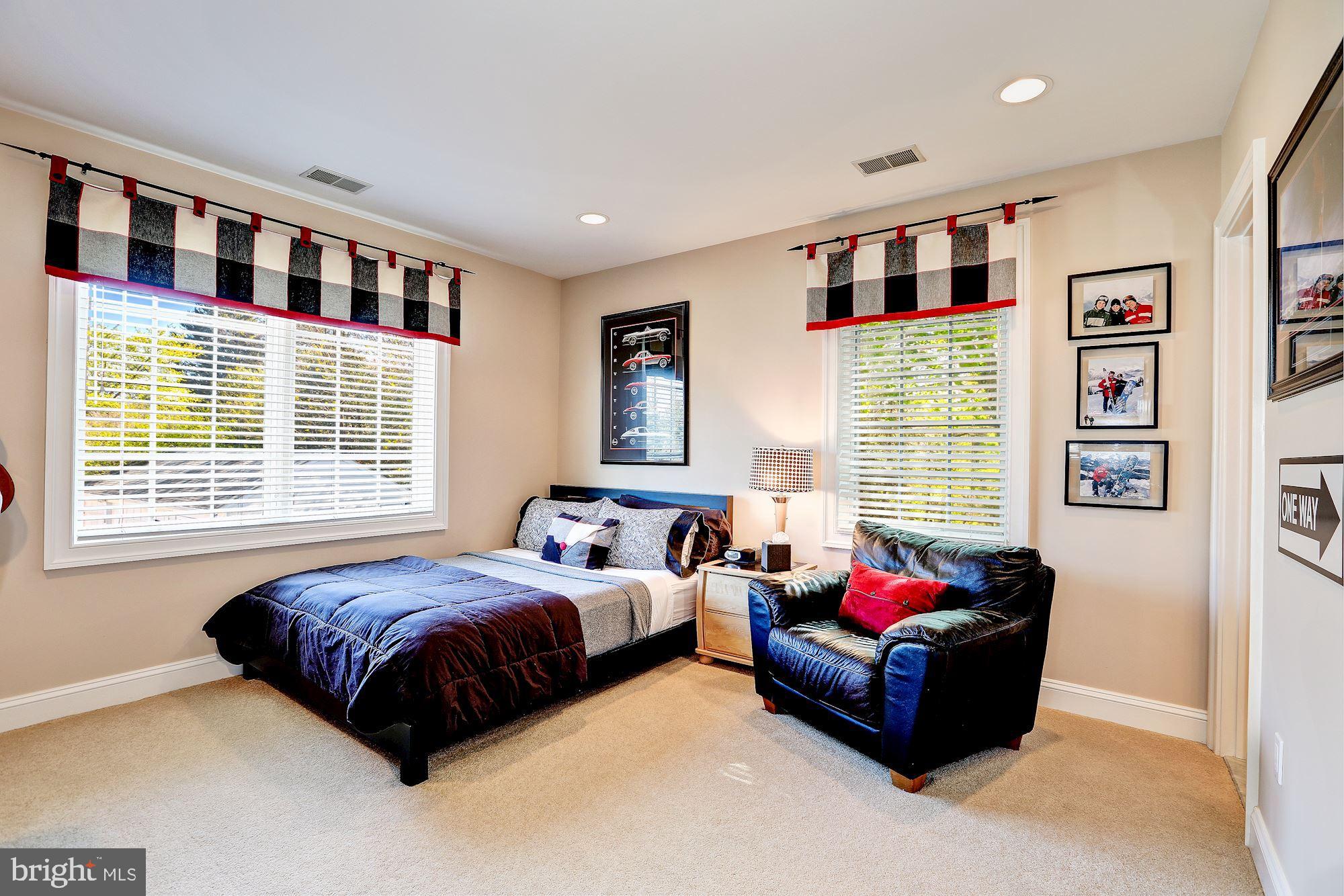 9316 Glen Road Potomac, MD 20854 - Photo 17 of 27 Gallery Image 17
