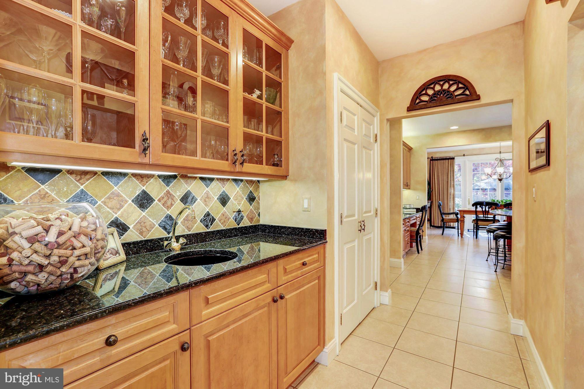 9316 Glen Road Potomac, MD 20854 - Photo 9 of 27 Gallery Image 9