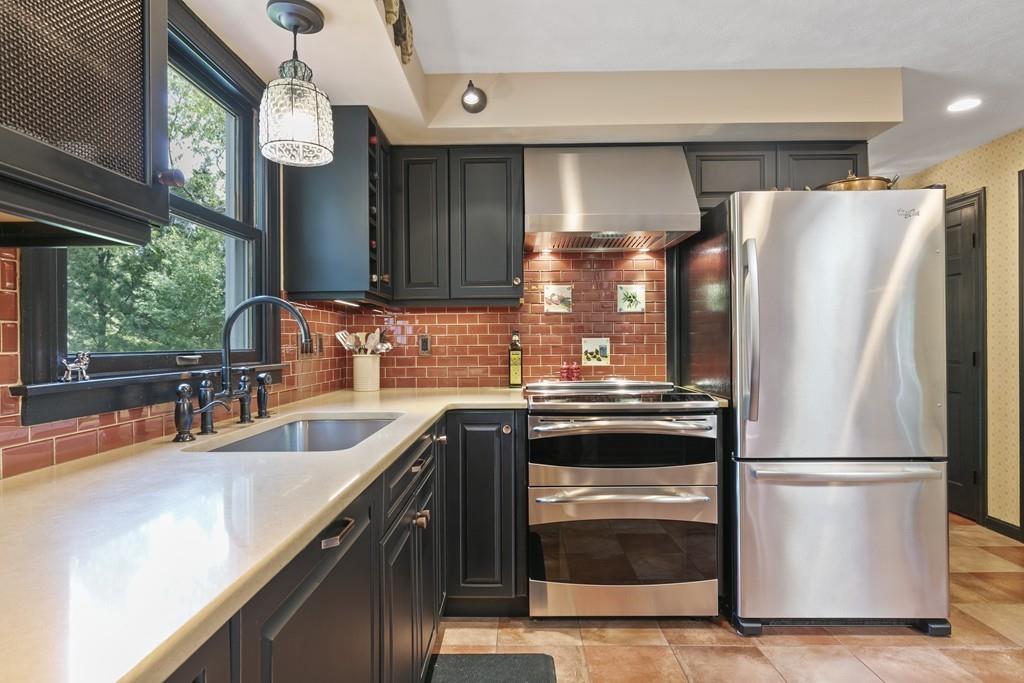 3 Trodden Path Lexington, MA 02421 - Photo 4 of 39