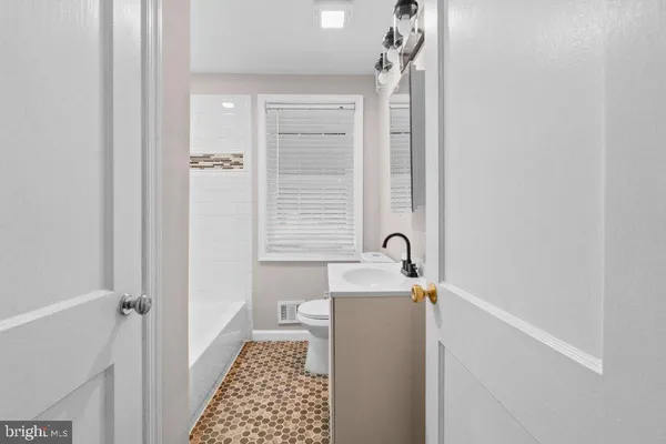 $2,950 | 131 Stanmore Road, Baltimore, MD 21212