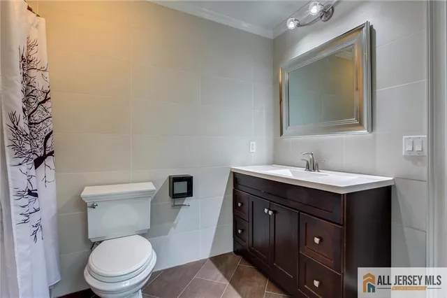 $1,399,999 | 21 Fern Road, East Brunswick, NJ 08816