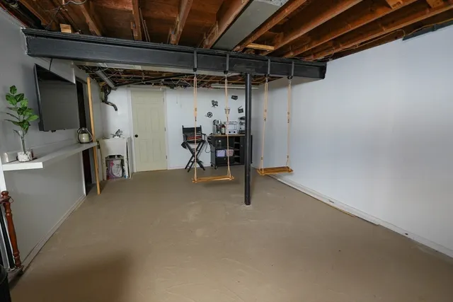 $399,999 | 15 Pine Acre Road, Springfield, MA 01129