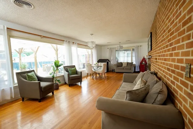 $399,999 | 15 Pine Acre Road, Springfield, MA 01129