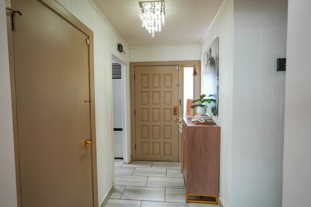 15 Pine Acre Road Springfield, MA 01129 - Photo 9 of 28 view of entryway with window