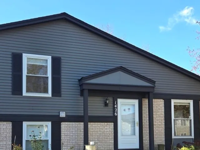 $2,450 | 1426 Inverrary Lane, Deerfield, IL 60015