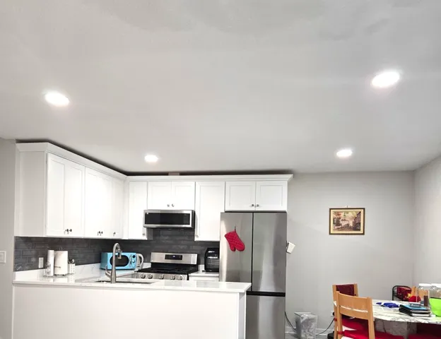 $2,450 | 1426 Inverrary Lane, Deerfield, IL 60015