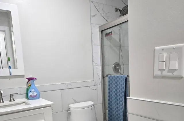 $2,450 | 1426 Inverrary Lane, Deerfield, IL 60015