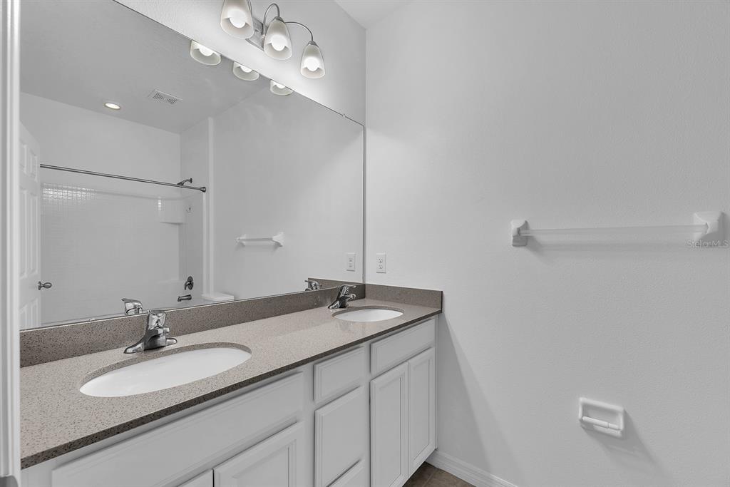 5741 Spotted Harrier Way Lithia, FL 33547 - Photo 18 of 25