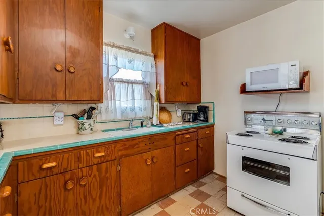 $750,000 | 2270 Ironwood Avenue, Morro Bay, CA 93442