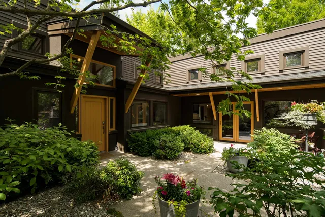 $1,399,000 | 6414 South Helena Street, Spokane, WA 99223