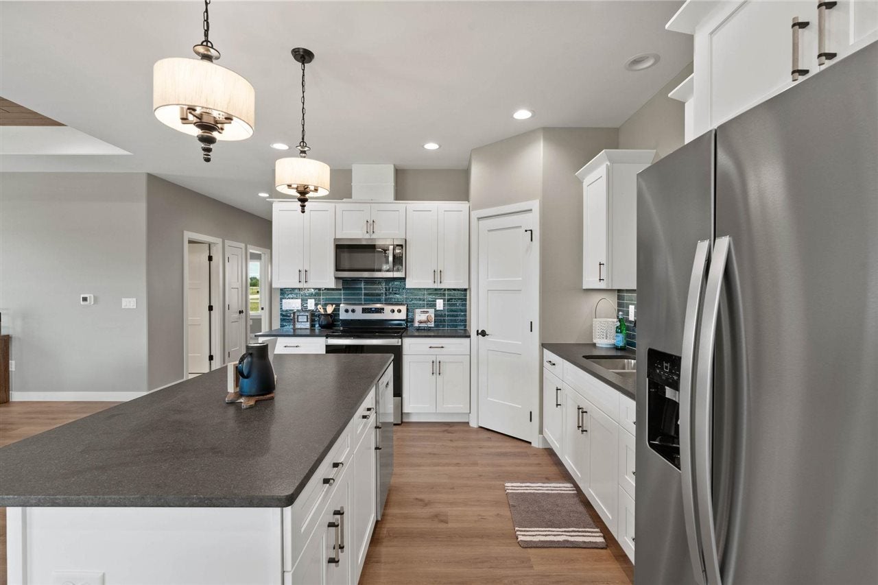 303 Vista Ridge Kalona, IA 52247 - Photo 11 of 49 Gallery Image 11