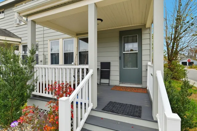 $499,000 | 52-54 Everett Street, Easthampton, MA 01027