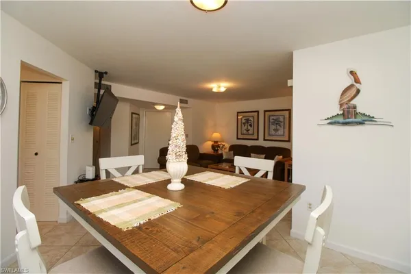 $1,995 | 1510 Mainsail Drive, Unit 7, Naples, FL 34114