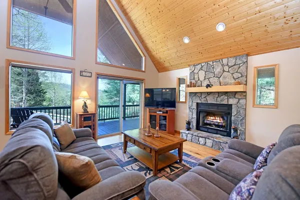 $424,900 | 160 Serenity Pointe Drive, Murphy, NC 28906