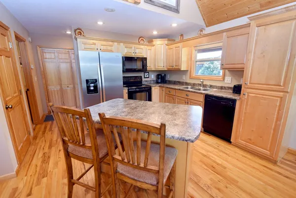 $424,900 | 160 Serenity Pointe Drive, Murphy, NC 28906