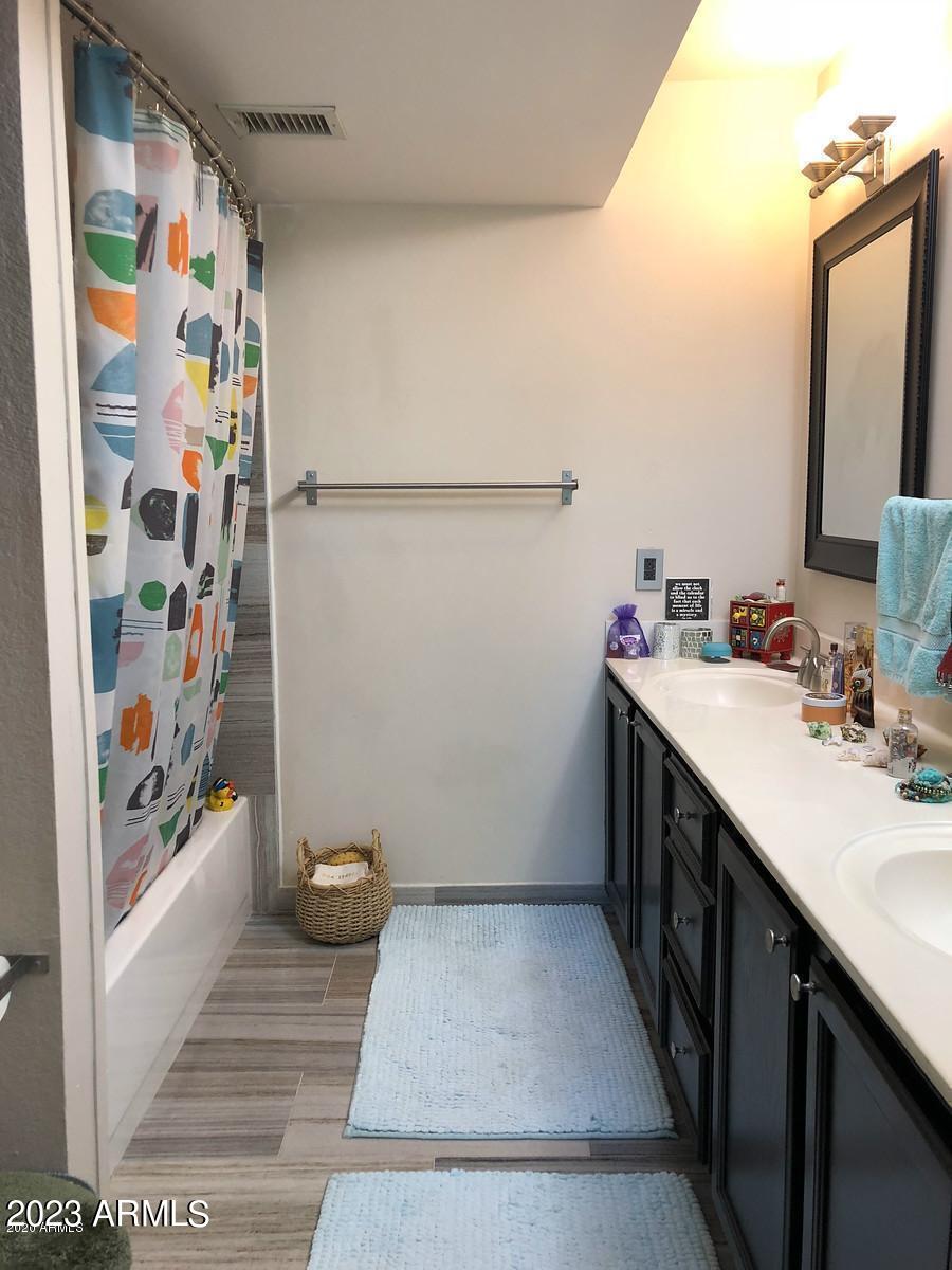 7755 East Thomas Road, Unit 10 Scottsdale, AZ 85251 - Photo 11 of 28 Master Bathroom