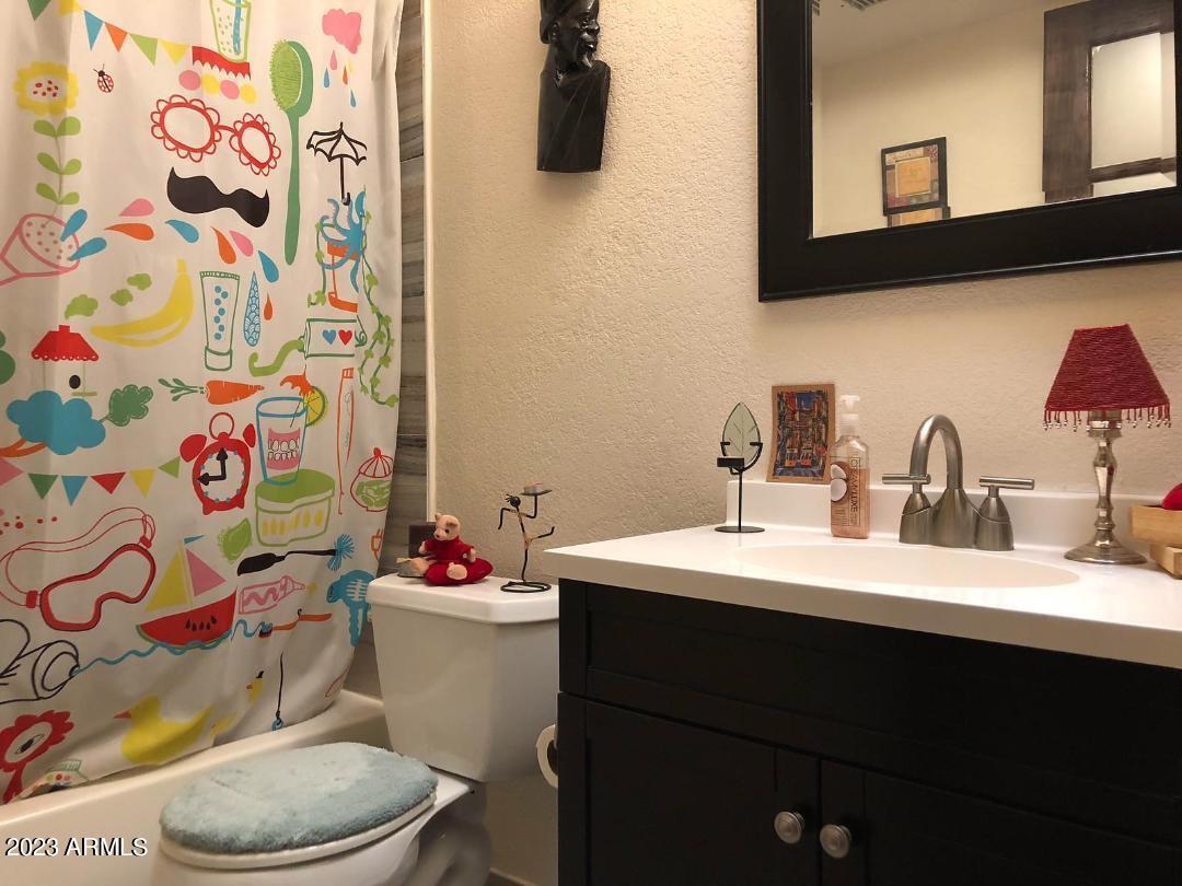 7755 East Thomas Road, Unit 10 Scottsdale, AZ 85251 - Photo 15 of 28 Bathroom 2