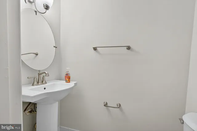 $2,600 | 1532 Potomac Heights Drive, Unit 204, Fort Washington, MD 20744