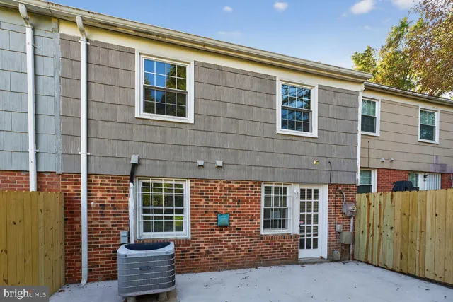 $2,600 | 1532 Potomac Heights Drive, Unit 204, Fort Washington, MD 20744