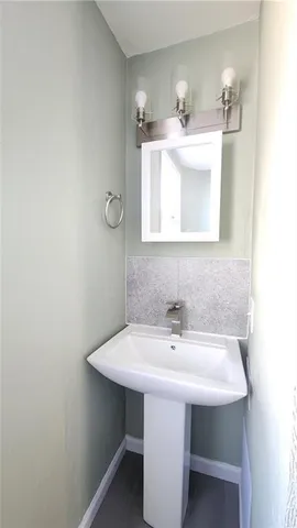 $149,900 | 410 Longfellow Street, Vandergrift, PA 15690