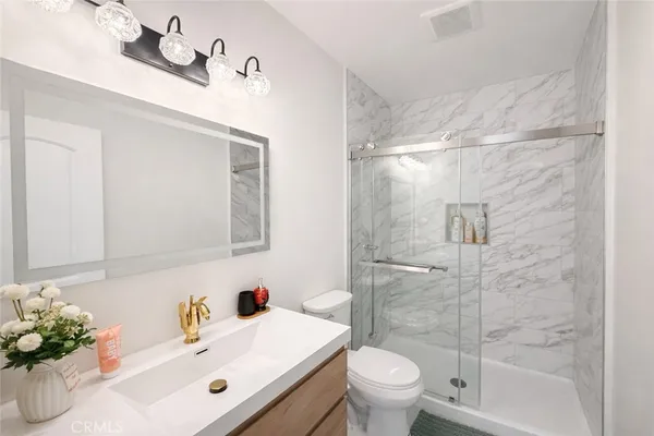 $5,500 | 559 East Juanita Avenue, Glendora, CA 91740