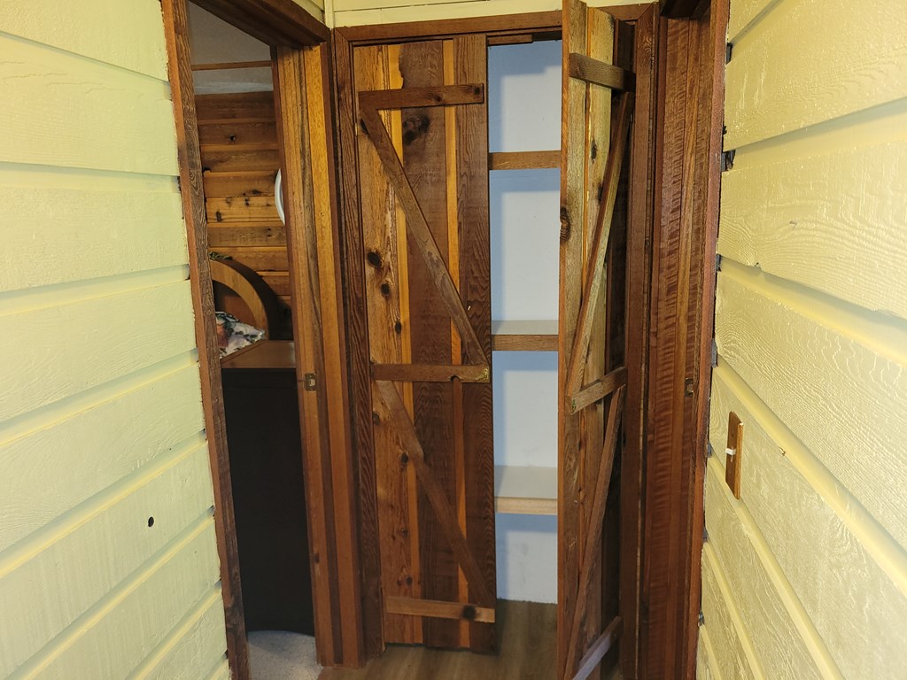 10525 Skunk Creek Road Cascade, ID 83611 - Photo 20 of 41