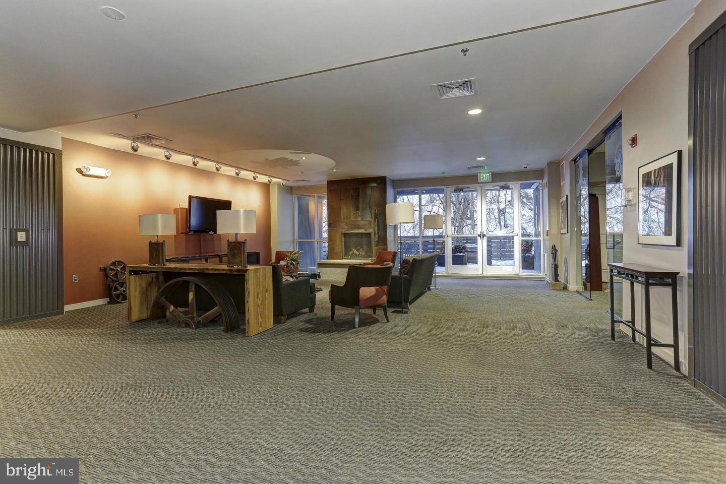 2007 Clipper Park Road, Unit 417 Baltimore, MD 21211 - Photo 22 of 24 Community Area