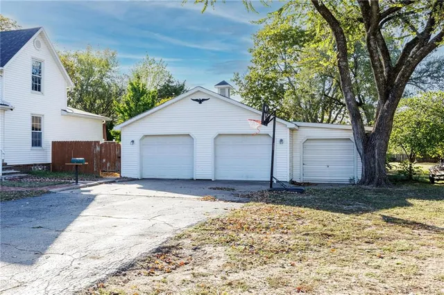 $247,500 | 912 South Margrave Street, Fort Scott, KS 66701