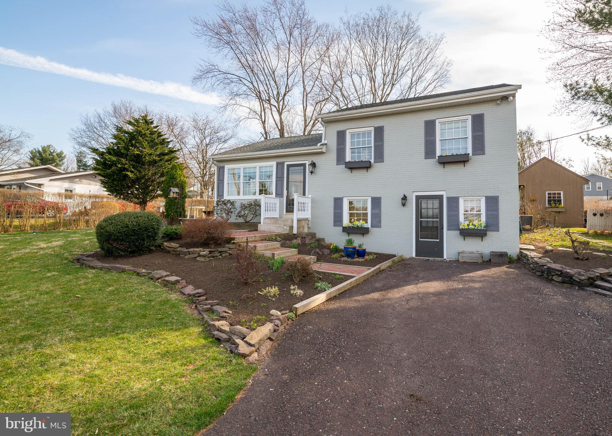 1305 Klinerd Road Pennsburg, PA 18073 - Photo 2 of 29 Gallery Image 2