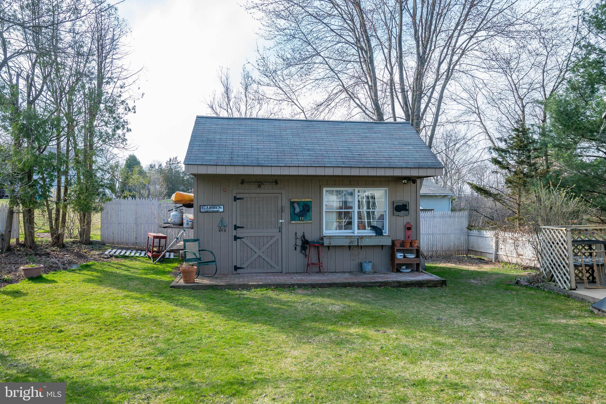 1305 Klinerd Road Pennsburg, PA 18073 - Photo 18 of 29 Potting shed