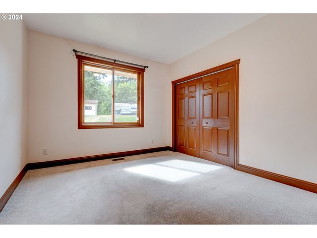 $890,000 | 2835 Old Lewis River Road, Woodland, WA 98674