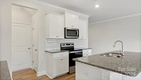 $284,990 | 346 Creekview Road, Hendersonville, NC 28792