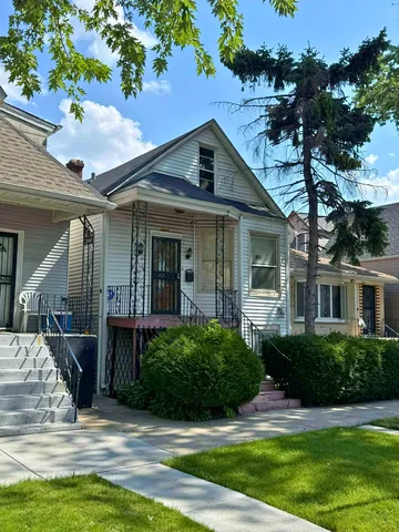 $110,000 | 2038 West 70th Place, Chicago, IL 60636
