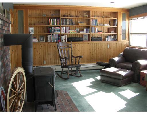 33 Lighthouse Point Road Prospect Harbor, ME 04669 - Photo 12 of 17 Den/Family/Great Room.