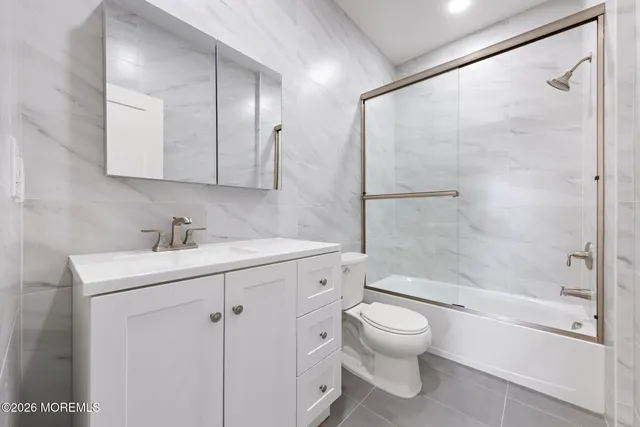 $2,400 | 233 Dupont Avenue, Unit 2, Seaside Heights, NJ 08751