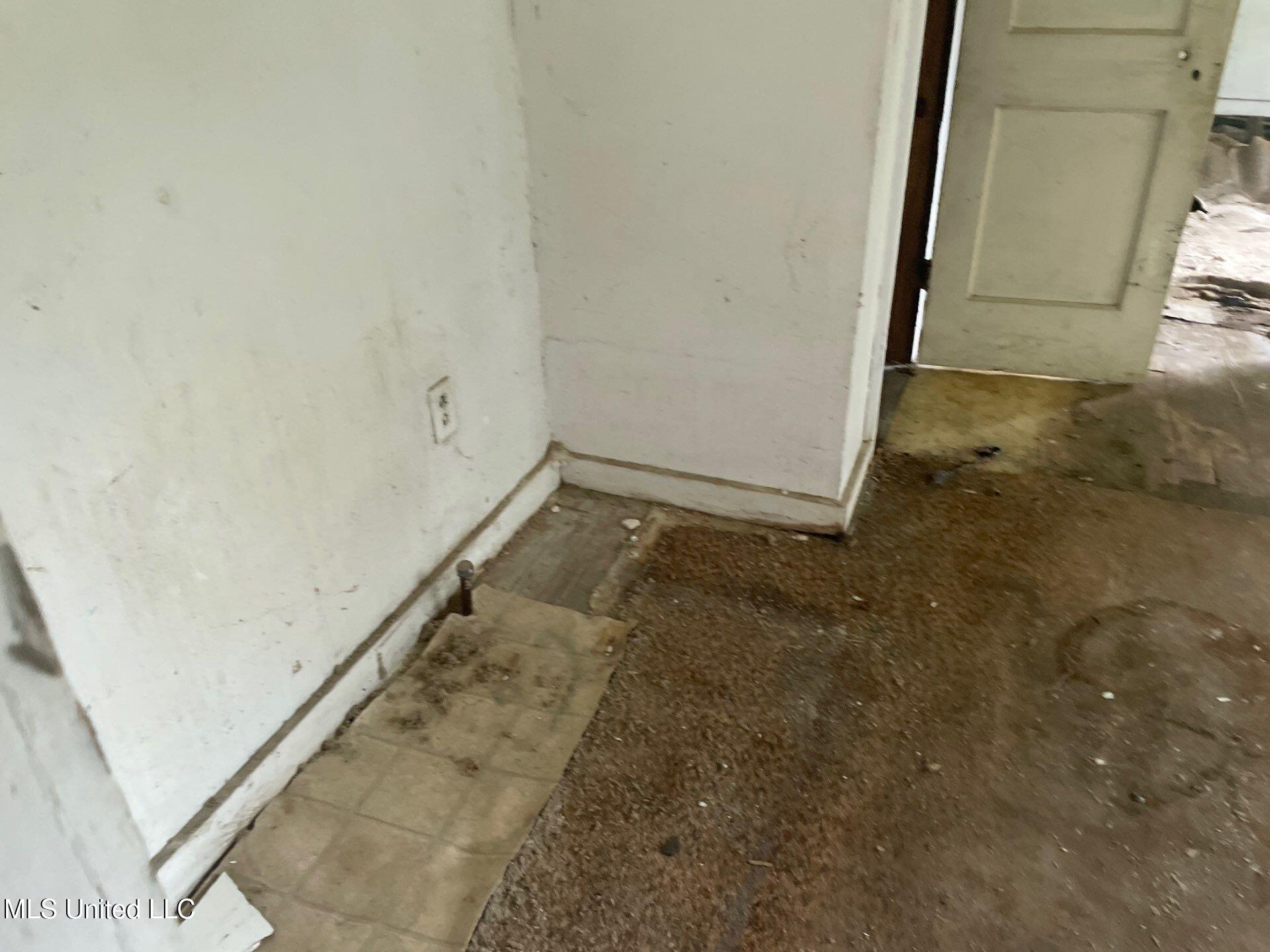 1717 9th Avenue Meridian, MS 39301 - Photo 12 of 14 178-Jun 09 2025 03_07pm-HLRz